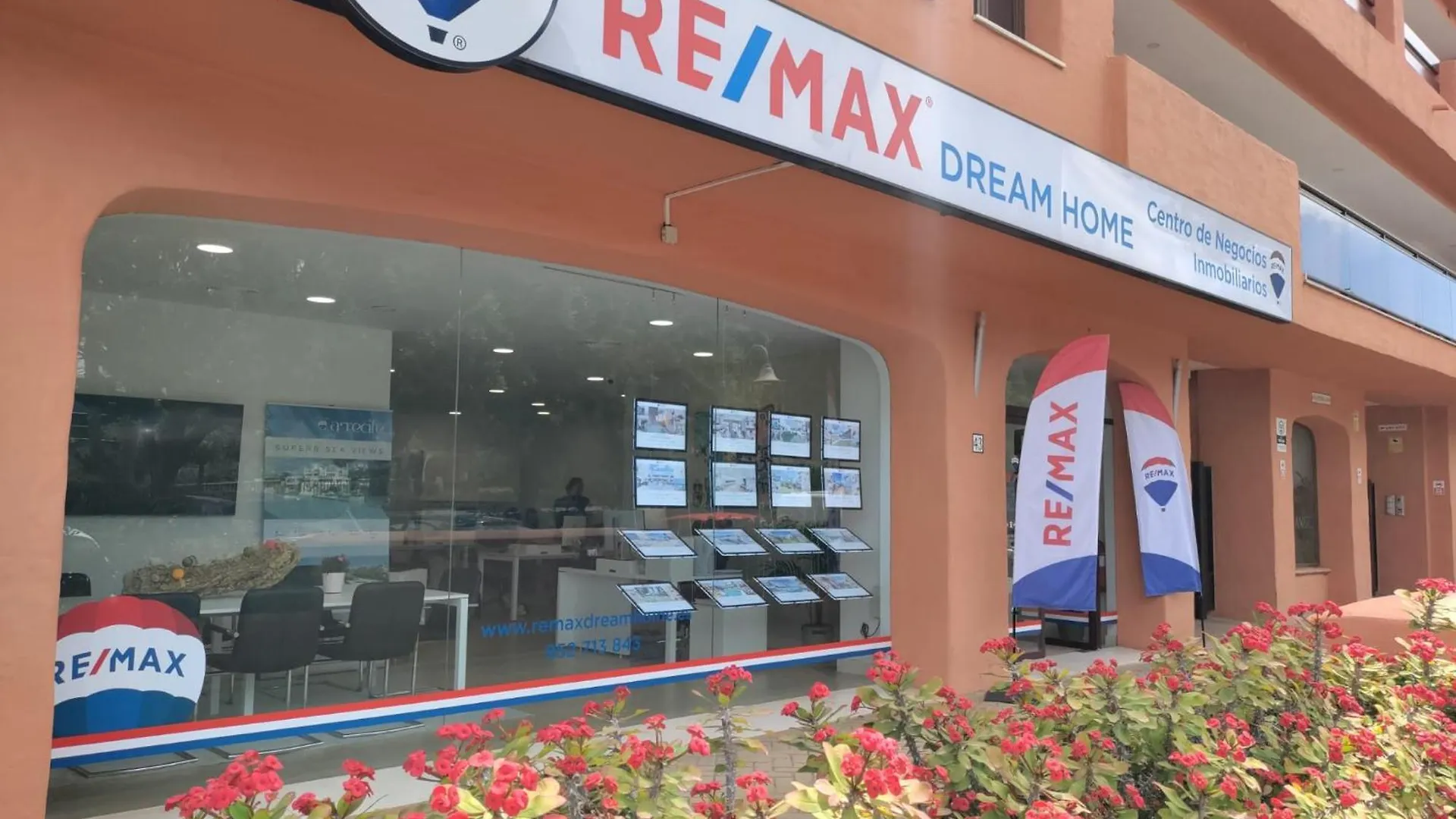 Playa Del Angel 3-Bedroom Apartment Estepona